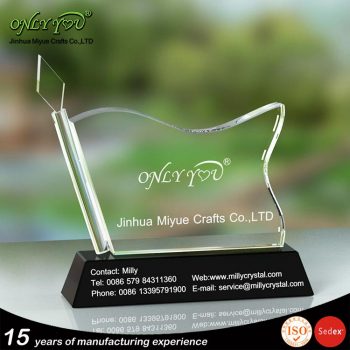 011-Flag Shaped Crystal Award Trophy