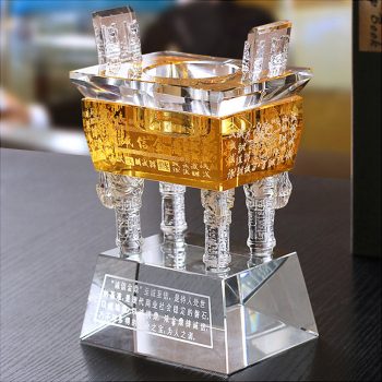 Crystal Tripod-0100