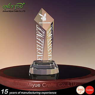 crystal-trophy-001-news