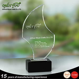 crystal-trophy-022-1s