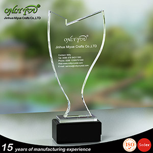crystal-trophy-023-1s